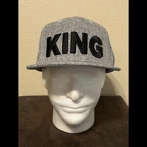 KING: Black Gray Ace Cap Trading Inc Snapback Hat Cap: Gray/Black: NEW!